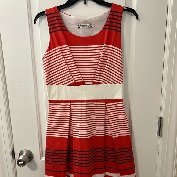 Dress   - Picture 1 of 6